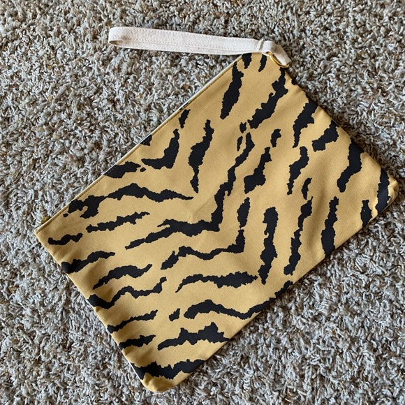 3.1 Phillip Lim Handbags - Phillip Lim Leopard Print Clutch Brand New 🐅